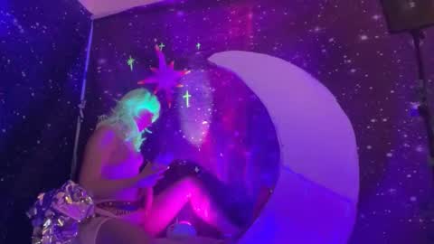 Snapshot of honeyxlimbed chatting on February 16, 2026, 5:03 am Emi Rose online show from February 16, 2026, 5:03 am