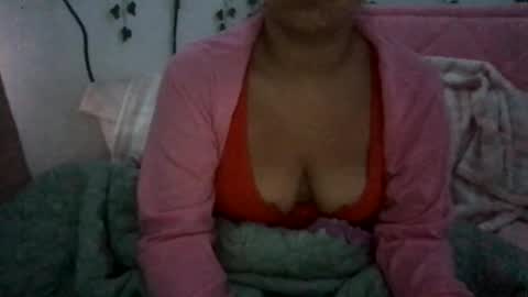 Snapshot of honeyy_89 chatting on April 17, 2026, 10:51 am honeyyy89 online show from April 17, 2026, 10:51 am