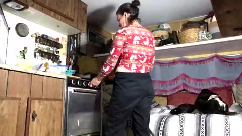 hoodoou online show from December 23, 2025, 1:58 am