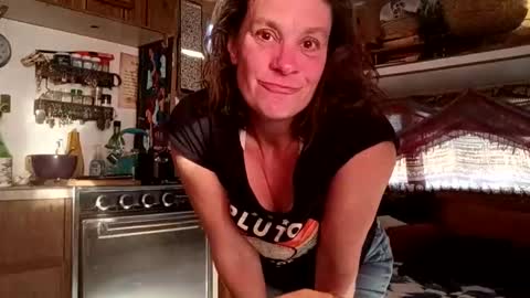 hoodoou online show from January 5, 2026, 11:52 pm