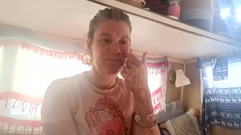 hoodoou online show from April 21, 2026, 3:50 pm