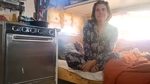 hoodoou online show from May 20, 2026, 1:17 pm