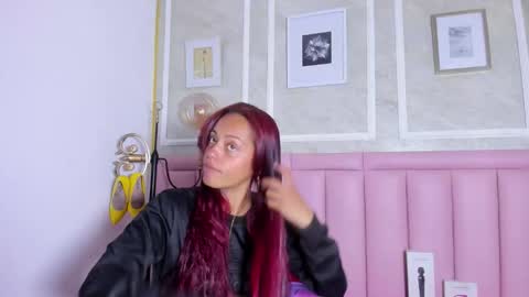 Snapshot of hoollyhendrix chatting on January 12, 2026, 8:25 pm holly online show from January 12, 2026, 8:25 pm