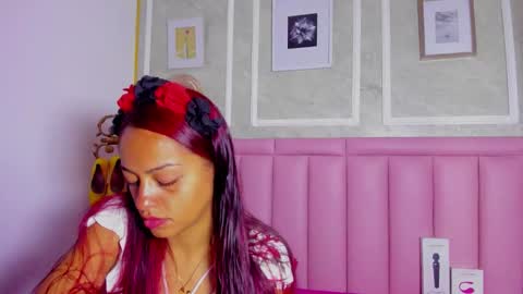 Snapshot of hoollyhendrix chatting on January 14, 2026, 8:25 pm holly online show from January 14, 2026, 8:25 pm