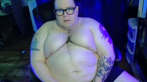 Snapshot of hoosierdaddyxl chatting on April 8, 2026, 4:40 pm Sir online show from April 8, 2026, 4:40 pm