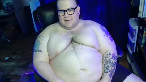 Snapshot of hoosierdaddyxl chatting on April 16, 2026, 4:41 pm Sir online show from April 16, 2026, 4:41 pm