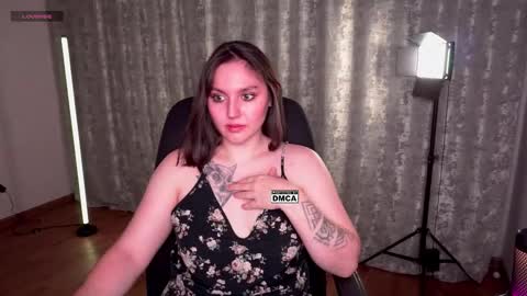 Snapshot of hoot_owl_cb chatting on February 10, 2026, 9:35 am Karina online show from February 10, 2026, 9:35 am