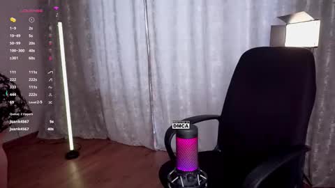 Snapshot of hoot_owl_cb chatting on February 20, 2026, 3:25 am Karina online show from February 20, 2026, 3:25 am