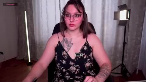 Snapshot of hoot_owl_cb chatting on March 2, 2026, 12:35 am Karina online show from March 2, 2026, 12:35 am