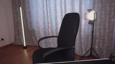 Snapshot of hoot_owl_cb chatting on March 10, 2026, 2:16 am Karina online show from March 10, 2026, 2:16 am