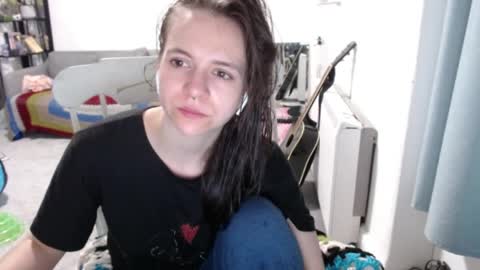 Snapshot of hope_xo chatting on April 2, 2026, 10:51 pm Hope online show from April 2, 2026, 10:51 pm