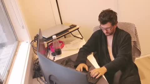 hopefulguy86 online show from June 12, 2026, 11:46 pm