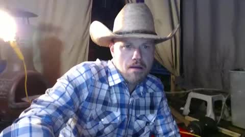 Snapshot of hopper_in_joyce chatting on February 15, 2026, 9:41 am hopper_in_joyce online show from February 15, 2026, 9:41 am