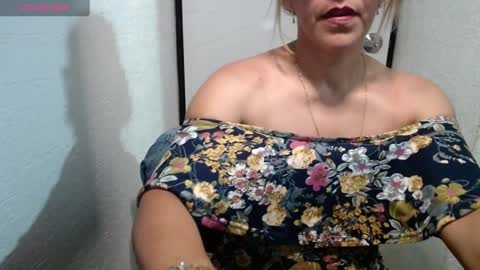 Snapshot of horny_and_daring chatting on December 30, 2024, 5:44 pm horny and daring online show from December 30, 2024, 5:44 pm