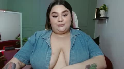 Snapshot of horny_neighbors_ chatting on December 4, 2024, 6:44 am onlyTiffany I broke up with frank 10 days ago online show from December 4, 2024, 6:44 am