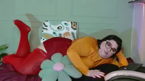 Snapshot of horny_neighbors_ chatting on December 6, 2024, 10:05 am onlyTiffany I broke up with frank 10 days ago online show from December 6, 2024, 10:05 am