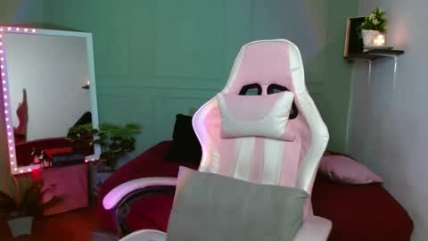 Snapshot of horny_neighbors_ chatting on December 25, 2024, 8:07 am onlyTiffany I broke up with frank 10 days ago online show from December 25, 2024, 8:07 am