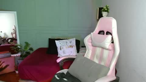 Snapshot of horny_neighbors_ chatting on January 10, 2025, 5:15 am onlyTiffany I broke up with frank 10 days ago online show from January 10, 2025, 5:15 am