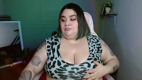 Snapshot of horny_neighbors_ chatting on February 2, 2025, 5:21 am onlyTiffany I broke up with frank 10 days ago online show from February 2, 2025, 5:21 am