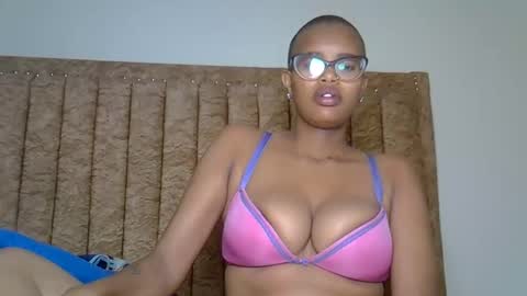 horny_sexy_baby online show from December 19, 2025, 1:56 am
