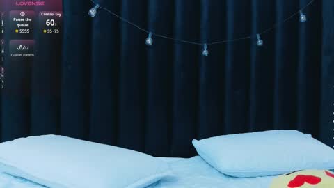 Khloe  online show from November 23, 2025, 12:16 pm