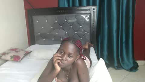 Snapshot of hornybella4 chatting on March 5, 2025, 2:03 am Bella online show from March 5, 2025, 2:03 am