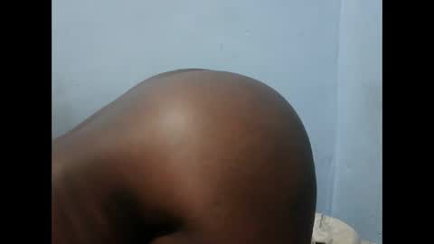 Snapshot of hornydrop_ chatting on October 25, 2025, 2:41 am hornydrop_ online show from October 25, 2025, 2:41 am