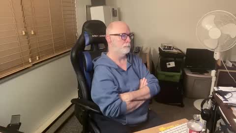Snapshot of hornyeveryday24hours chatting on January 3, 2025, 1:59 am Brett online show from January 3, 2025, 1:59 am