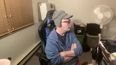 Snapshot of hornyeveryday24hours chatting on February 13, 2025, 2:12 am Brett online show from February 13, 2025, 2:12 am