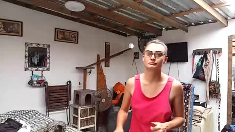 Nix  D online show from October 18, 2025, 11:00 am