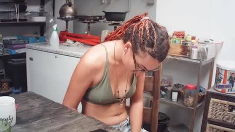 Nix  D online show from April 12, 2026, 7:24 am