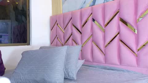 Valentina  online show from September 16, 2025, 12:28 pm