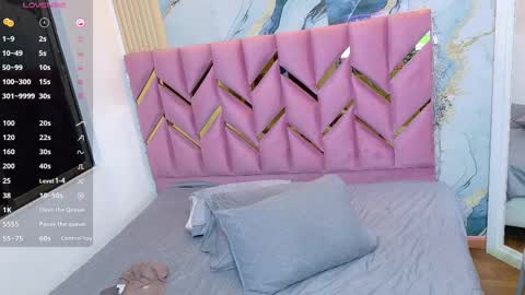 Valentina  online show from September 24, 2025, 12:52 pm