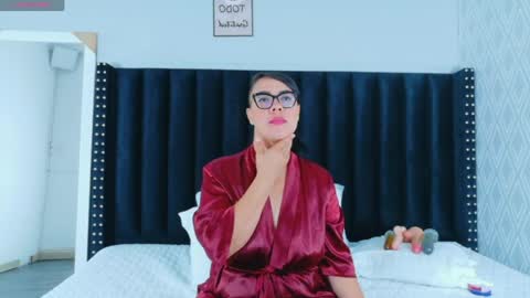 Snapshot of hornylatimommy chatting on April 19, 2026, 12:15 pm Natasha online show from April 19, 2026, 12:15 pm