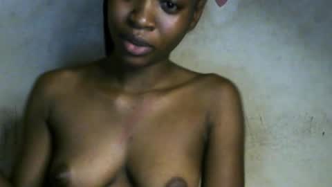 Snapshot of hornyslut_xx chatting on March 6, 2026, 7:43 pm Bella online show from March 6, 2026, 7:43 pm