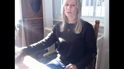 Snapshot of hornyssima chatting on November 10, 2025, 9:52 am Hornyssima online show from November 10, 2025, 9:52 am