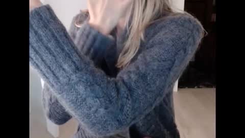 Snapshot of hornyssima chatting on November 26, 2025, 8:59 am Hornyssima online show from November 26, 2025, 8:59 am