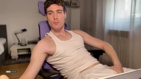 hornytwunk01 online show from December 18, 2025, 9:26 am