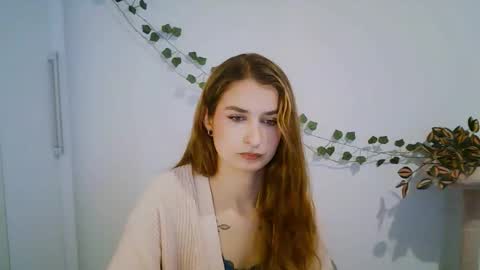 Snapshot of hot_1nina chatting on February 17, 2026, 7:38 am NINA online show from February 17, 2026, 7:38 am