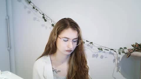 Snapshot of hot_1nina chatting on February 24, 2026, 7:28 am NINA online show from February 24, 2026, 7:28 am