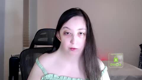 Snapshot of hot_and_pretty chatting on February 1, 2026, 3:32 pm Lila online show from February 1, 2026, 3:32 pm