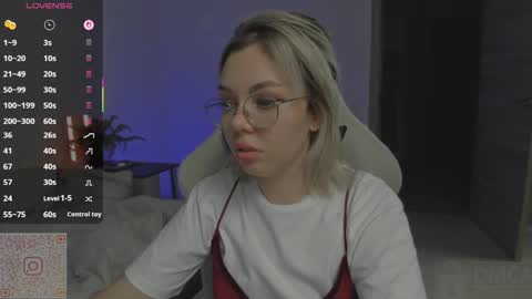 Snapshot of hot_babayaga chatting on September 21, 2025, 4:19 pm online show from September 21, 2025, 4:19 pm