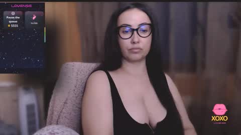 Snapshot of hot_big_ass chatting on September 28, 2025, 8:03 pm v online show from September 28, 2025, 8:03 pm