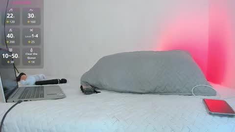 hot boy 04 online show from December 4, 2025, 2:43 am