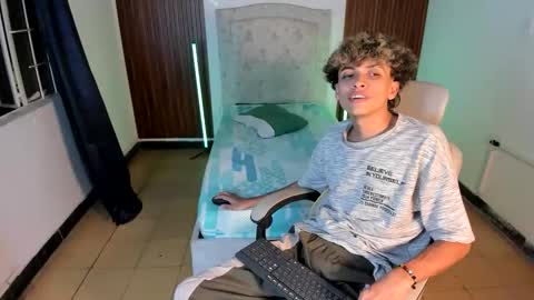 hot bunny online show from November 21, 2025, 2:43 am