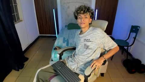 hot bunny online show from November 23, 2025, 2:33 am