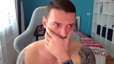 Snapshot of hot_cap_77 chatting on January 10, 2026, 12:18 pm hot_cap_77 online show from January 10, 2026, 12:18 pm