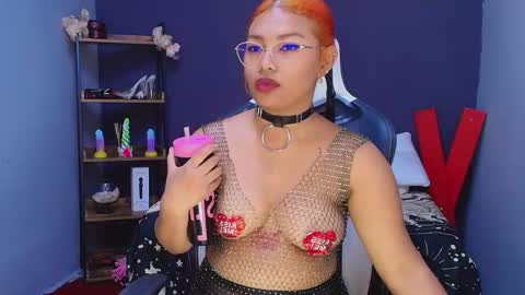 Snapshot of hot_chocolate_4u chatting on March 1, 2025, 6:32 pm hot chocolate 4u online show from March 1, 2025, 6:32 pm