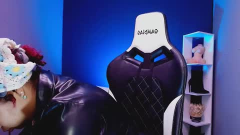 hot chocolate 4u online show from November 11, 2025, 12:16 pm