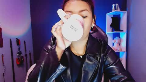 hot chocolate 4u online show from November 20, 2025, 12:27 pm